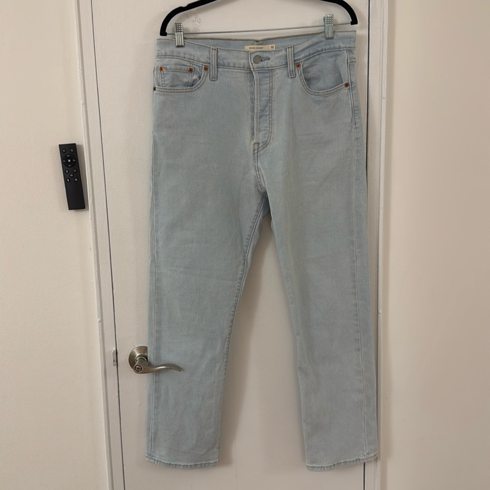 Levi's Wedgie Straight Fit (Light Wash)